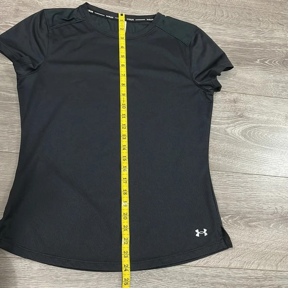 Under Armour Run Fitted Short Sleeve Athletic Top S - Picture 9 of 12